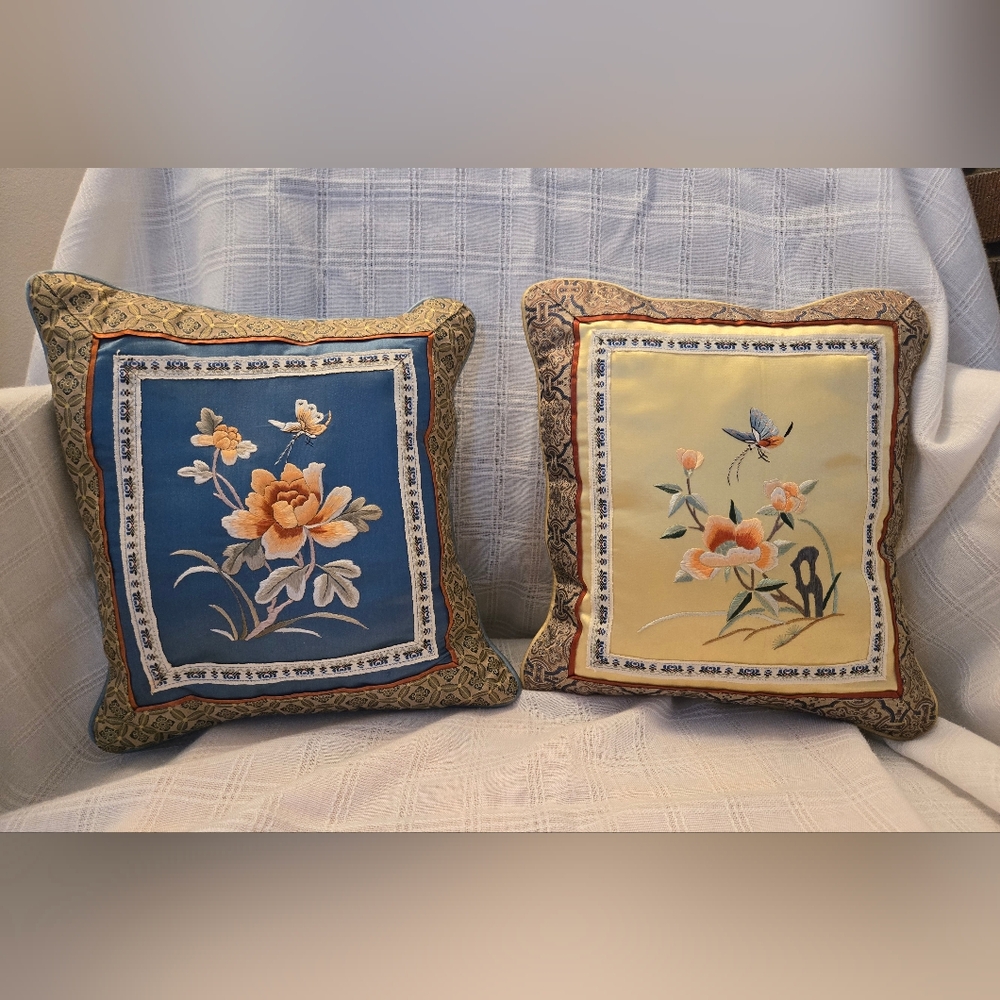 Floral Accent Pillows - Blue and Cream
